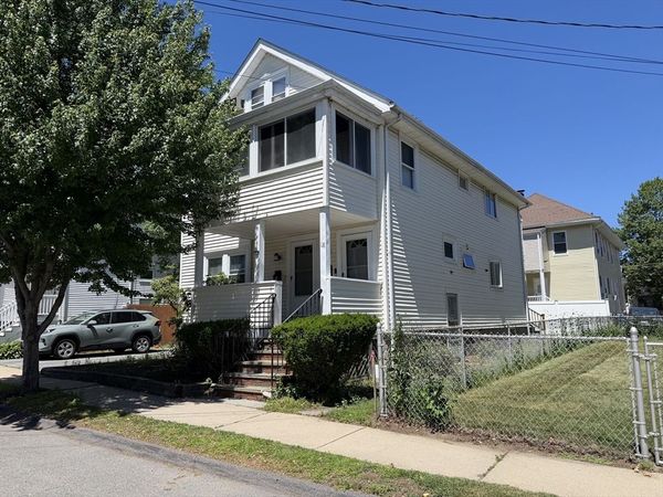 18 Banks St, Unit 1, Belmont, MA 02478