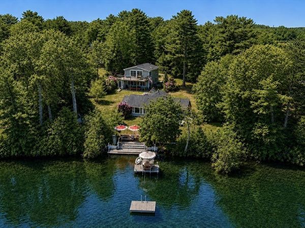 14 Spectacle Pond Ter, Wareham, MA 02571