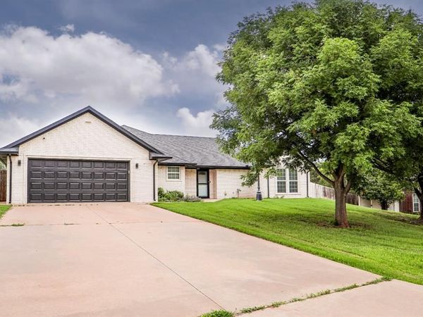 6 S Covey Street, Sayre, OK 73662