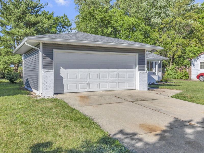 5194 Hacket Drive, Columbus, OH 43232 Photo 3