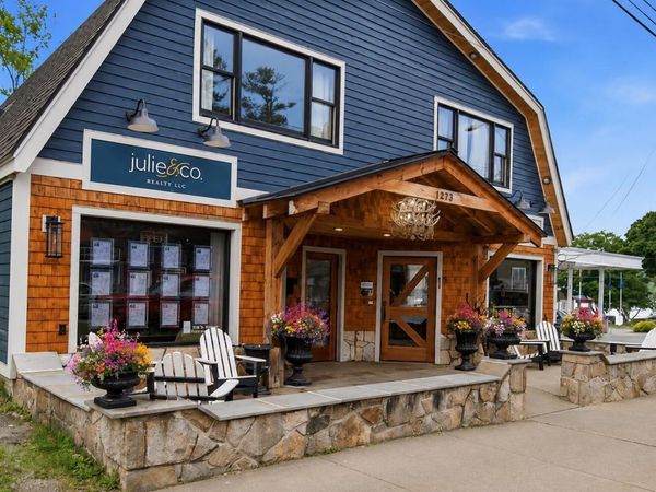 1072 U.S. 9, Schroon Lake, NY 12870