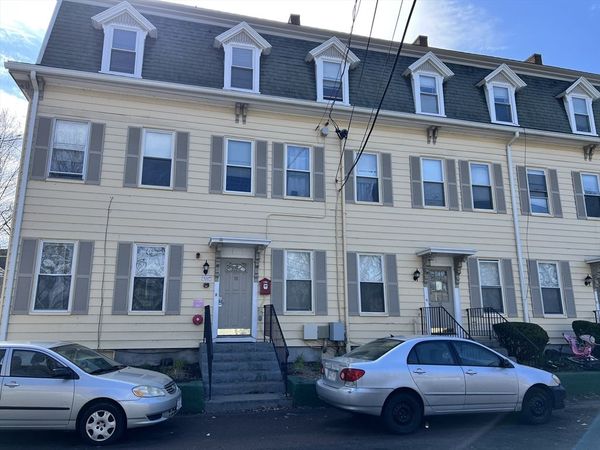 28 Centennial Pl, Unit 2L, Framingham, MA 01701