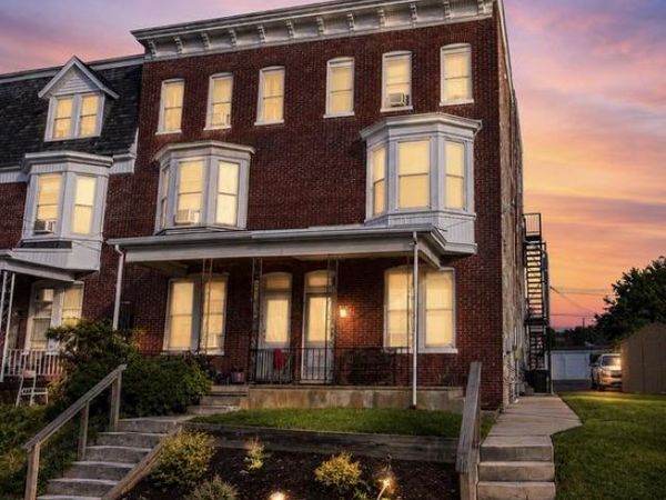 1576 W KING STREET, YORK, PA 17404