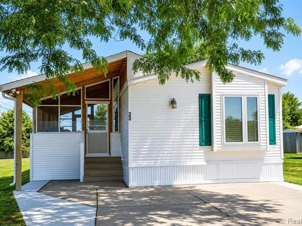 23 Highland Terrace, White Lake Twp, MI 48386