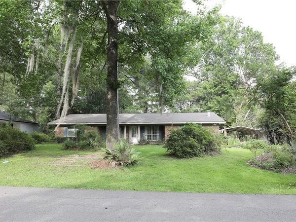 506 HOLIDAY Circle, Pineville, LA 71360