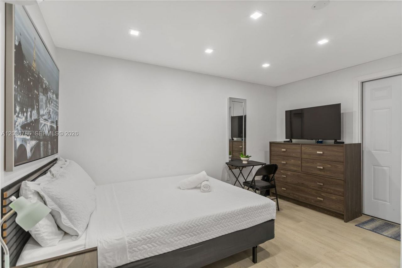 3016 NW 22nd Ct , Unit 3020, Miami, FL 33142 Photo