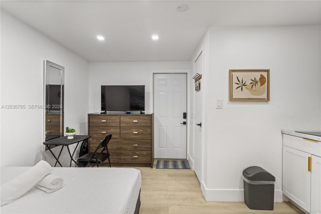 3016 NW 22nd Ct , Unit 3020, Miami, FL 33142 Photo