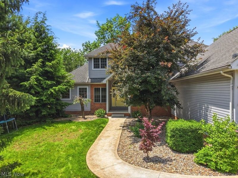 1 Cayuse Trail, Malvern, OH 44644 Photo 2