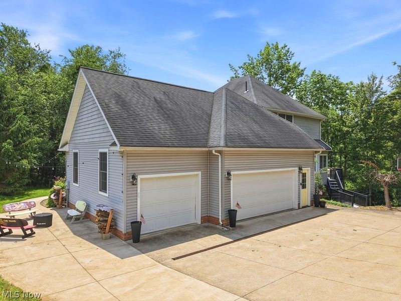 1 Cayuse Trail, Malvern, OH 44644 Photo 3
