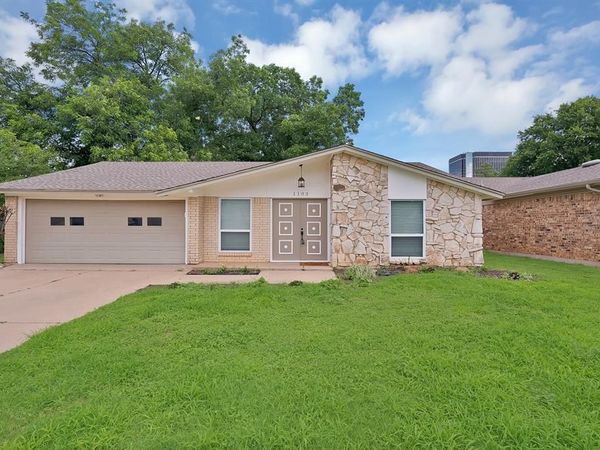 1103 Wildwood Drive, Arlington, TX 76011
