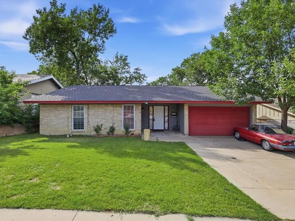 1839 Sherwood Lane, Carrollton, TX 75006