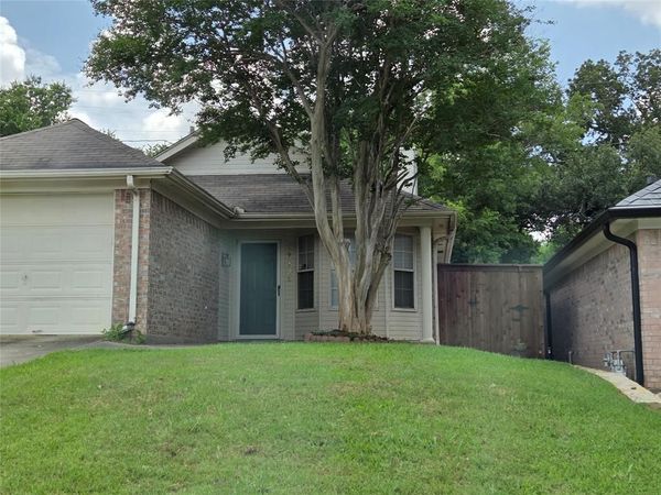 1918 Lee Drive , Denton, TX 76209