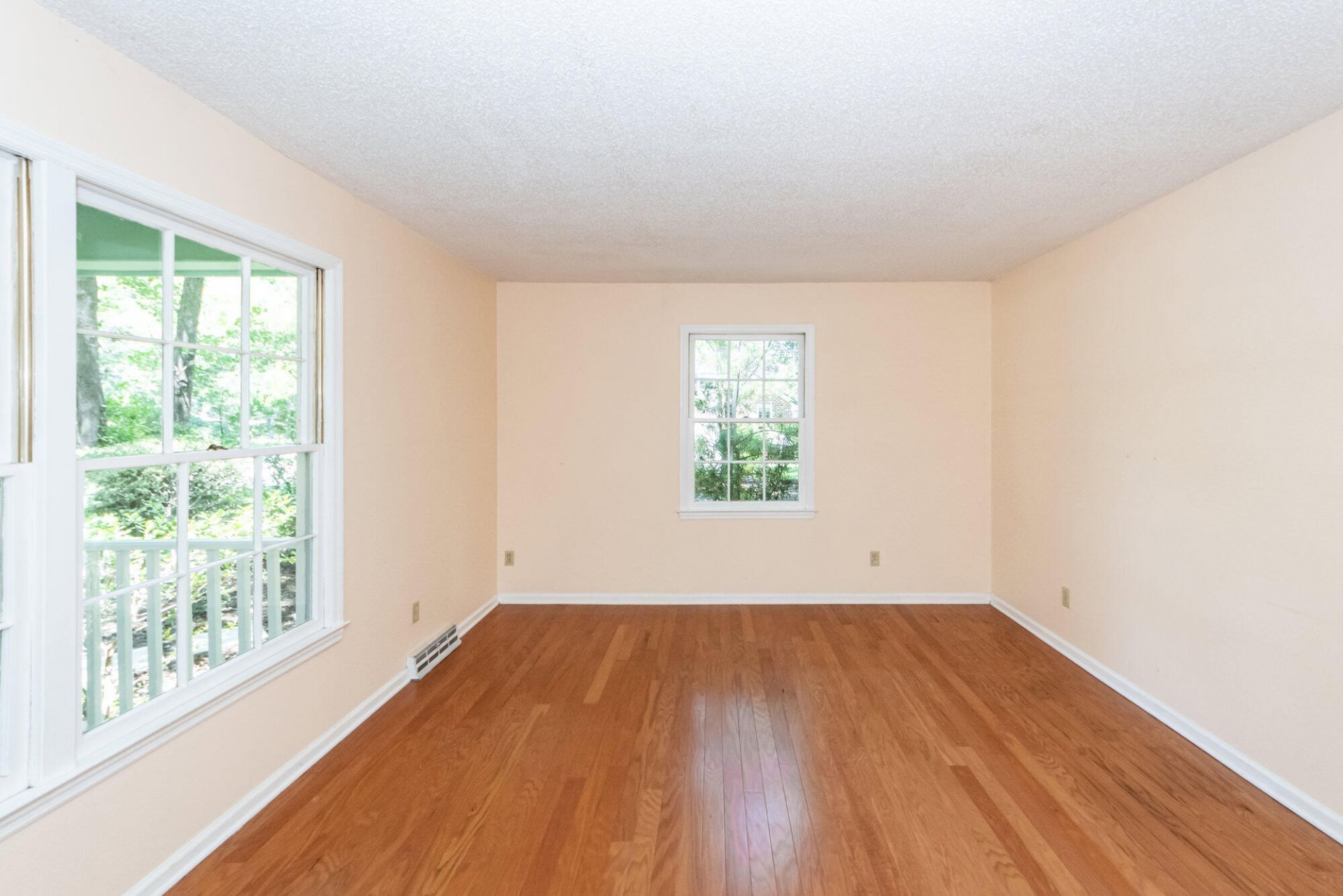 1071 Deleisseline Boulevard Photo 5
