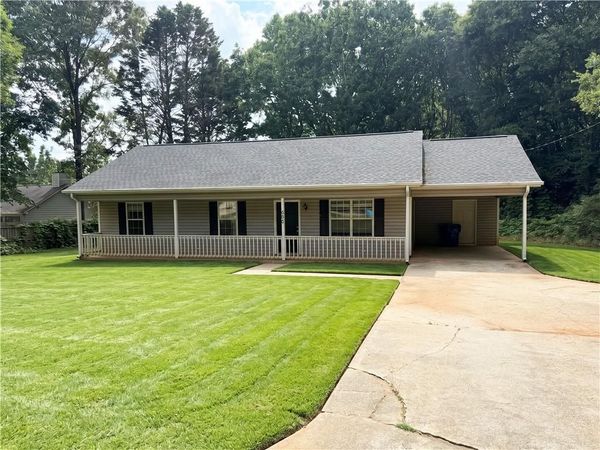 550 Cowan Road , Covington, GA 30016