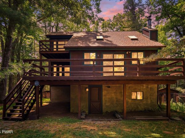 101 Hemlock Point Court , Hawley, PA 18428