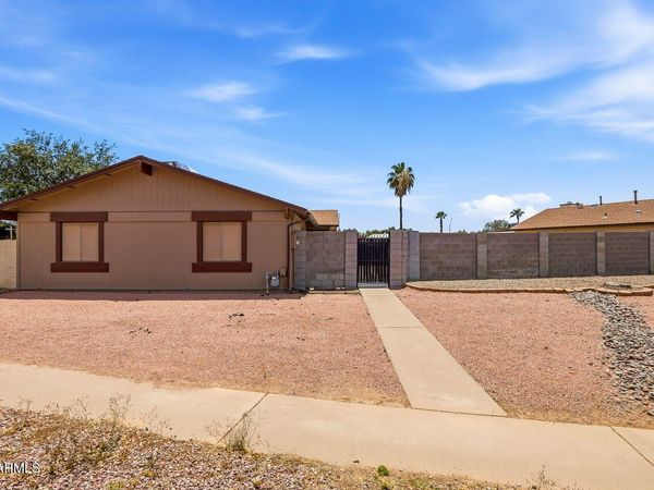 13822 N 47th Avenue, Glendale, AZ 85306