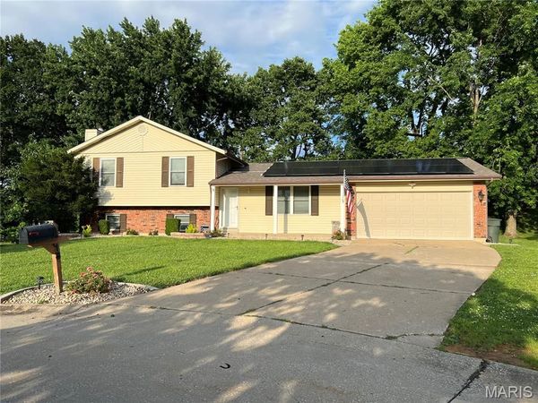18 Duffy Court, St Peters, MO 63376