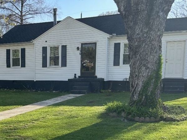 130 Anderson Dr , Tullahoma, TN 37388