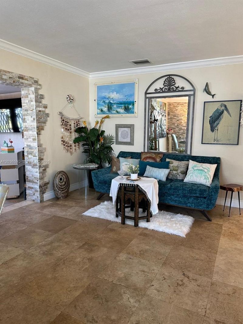 707 SW 3rd Ave, Hallandale Beach, FL 33009 Photo