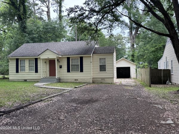 528 Woodbury Road, Jackson, MS 39206