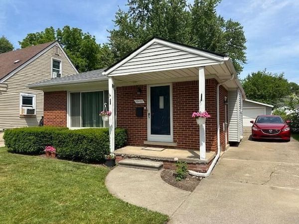 18450 N Olympia, Redford, MI 48240