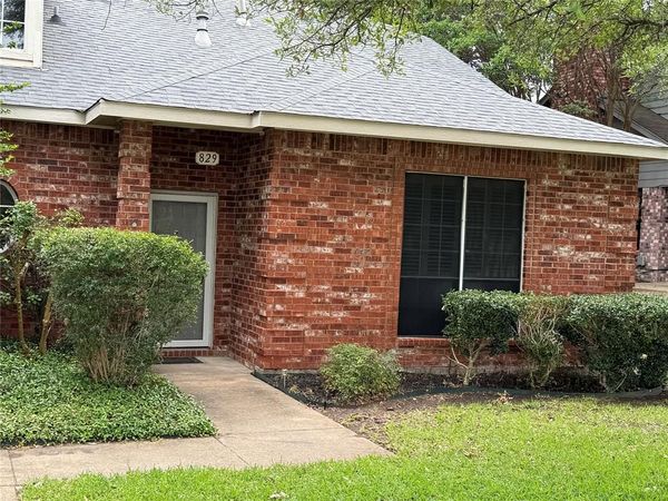 827 Ash Grove Lane , Unit 829, DeSoto, TX 75115