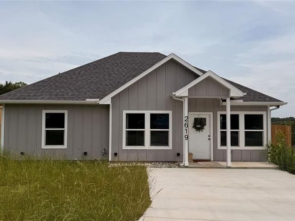 2619 Creekview Drive, Granbury, TX 76048