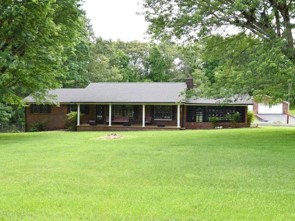 450 Main Street, Palmer, TN 37365