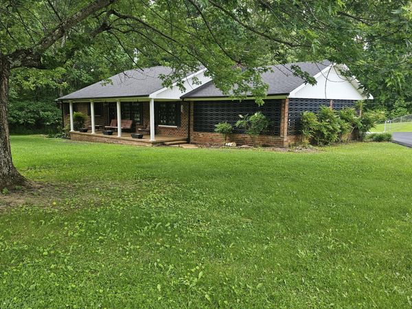 450 Main Street, Palmer, TN 37365