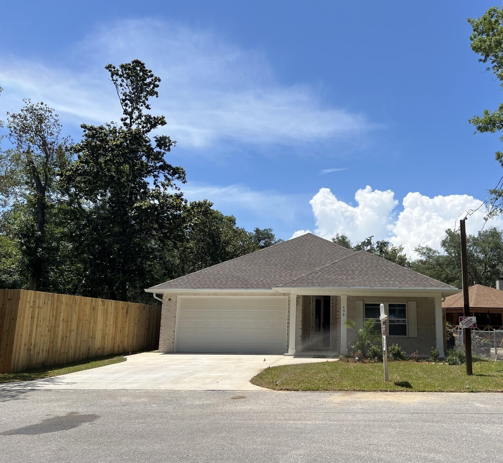 498 Robert Avenue, Niceville, FL 32578 Main Photo