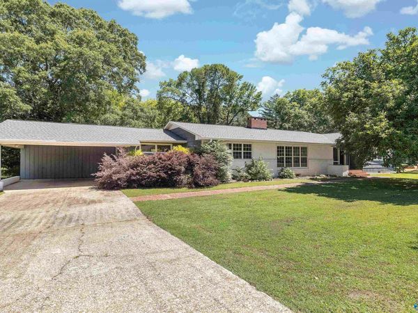 301 Lora Street, Scottsboro, AL 35768