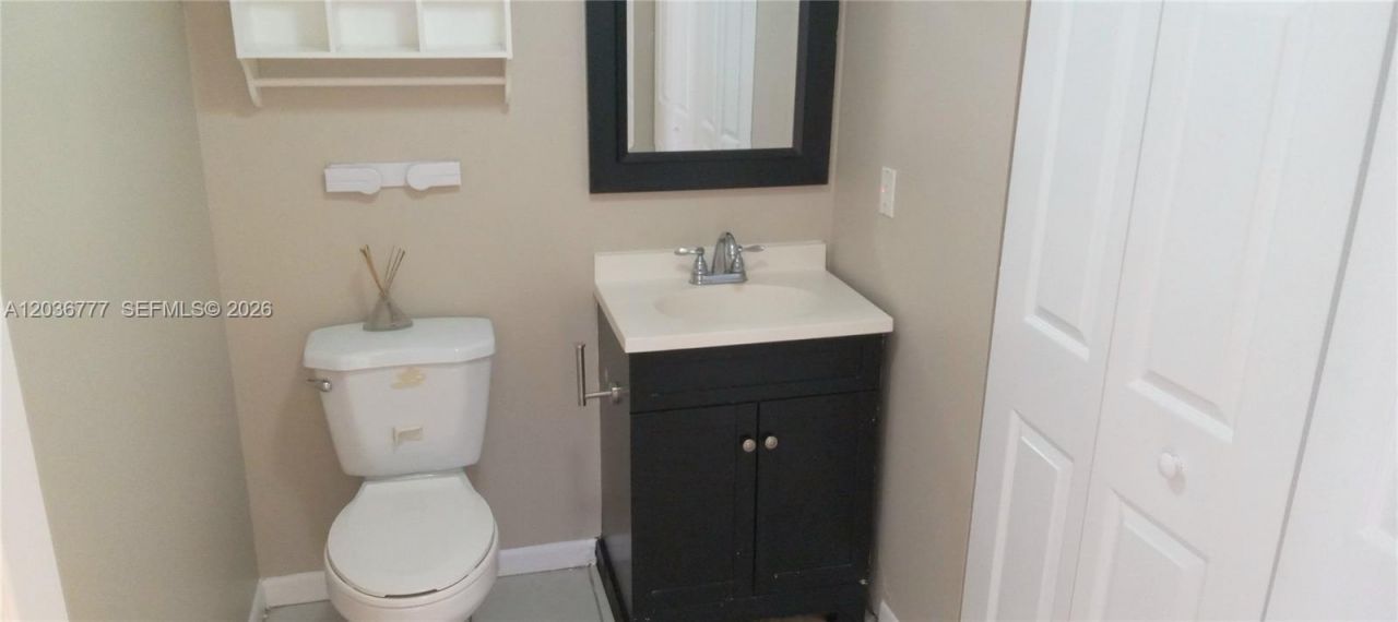 3841 Victoria Dr, Unit 14 D, West Palm Beach, FL 33406 Photo