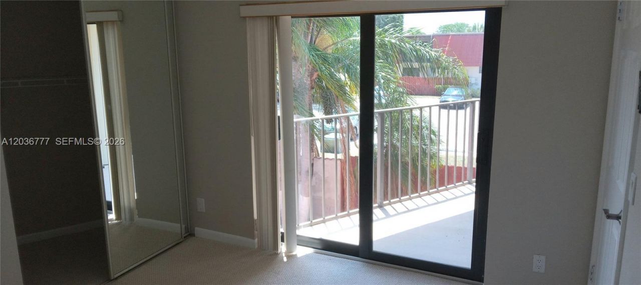 3841 Victoria Dr, Unit 14 D, West Palm Beach, FL 33406 Photo