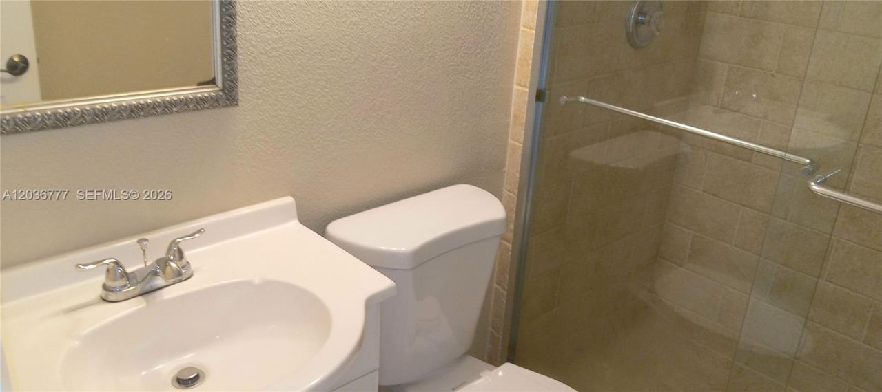 3841 Victoria Dr, Unit 14 D, West Palm Beach, FL 33406 Photo