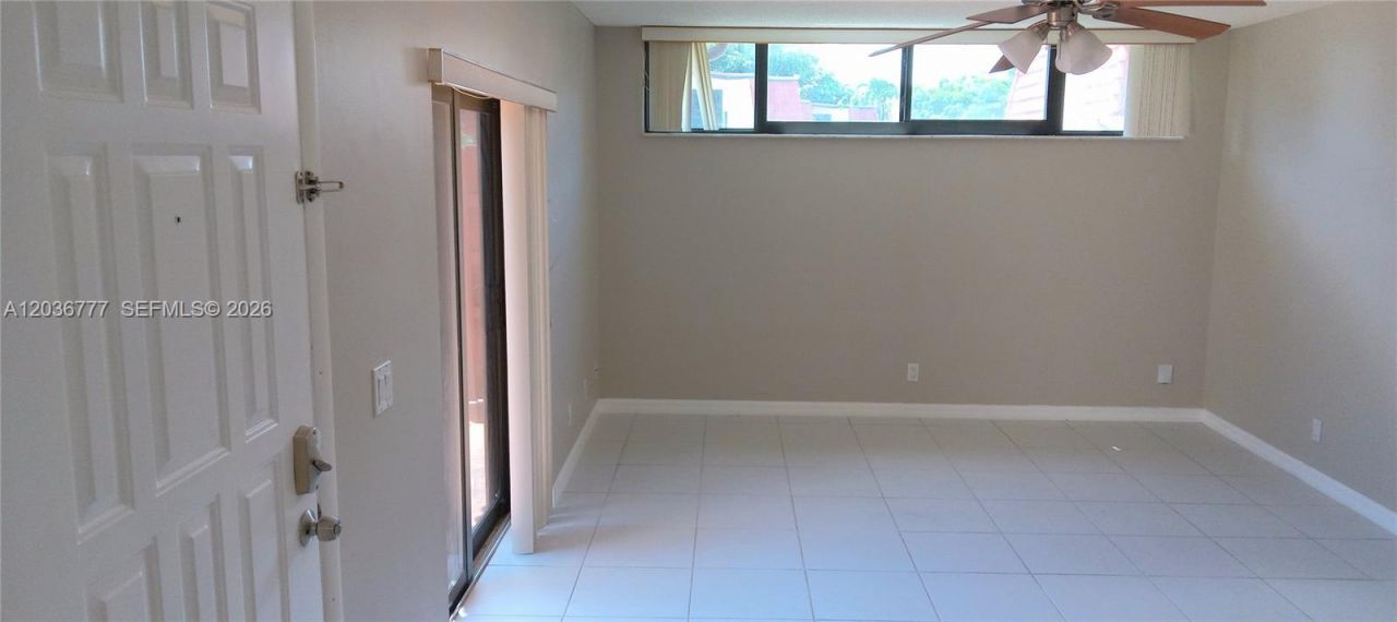 3841 Victoria Dr, Unit 14 D, West Palm Beach, FL 33406 Photo