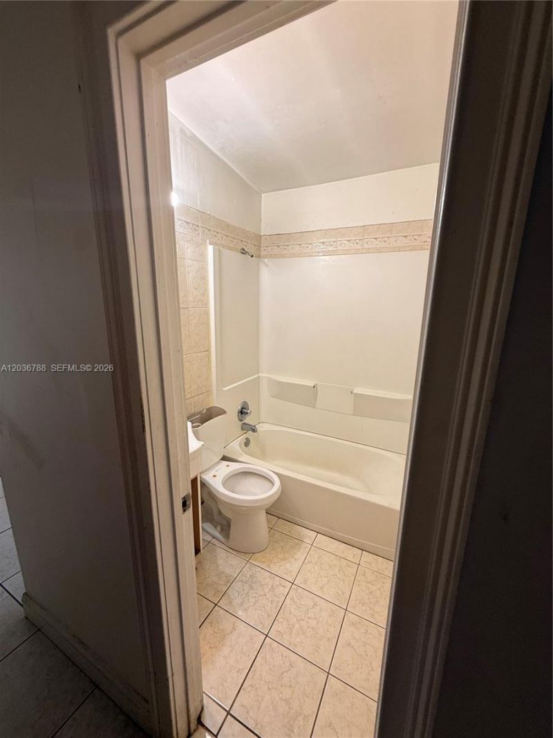 16500 NE 5th Ave, Miami, FL 33162 Photo