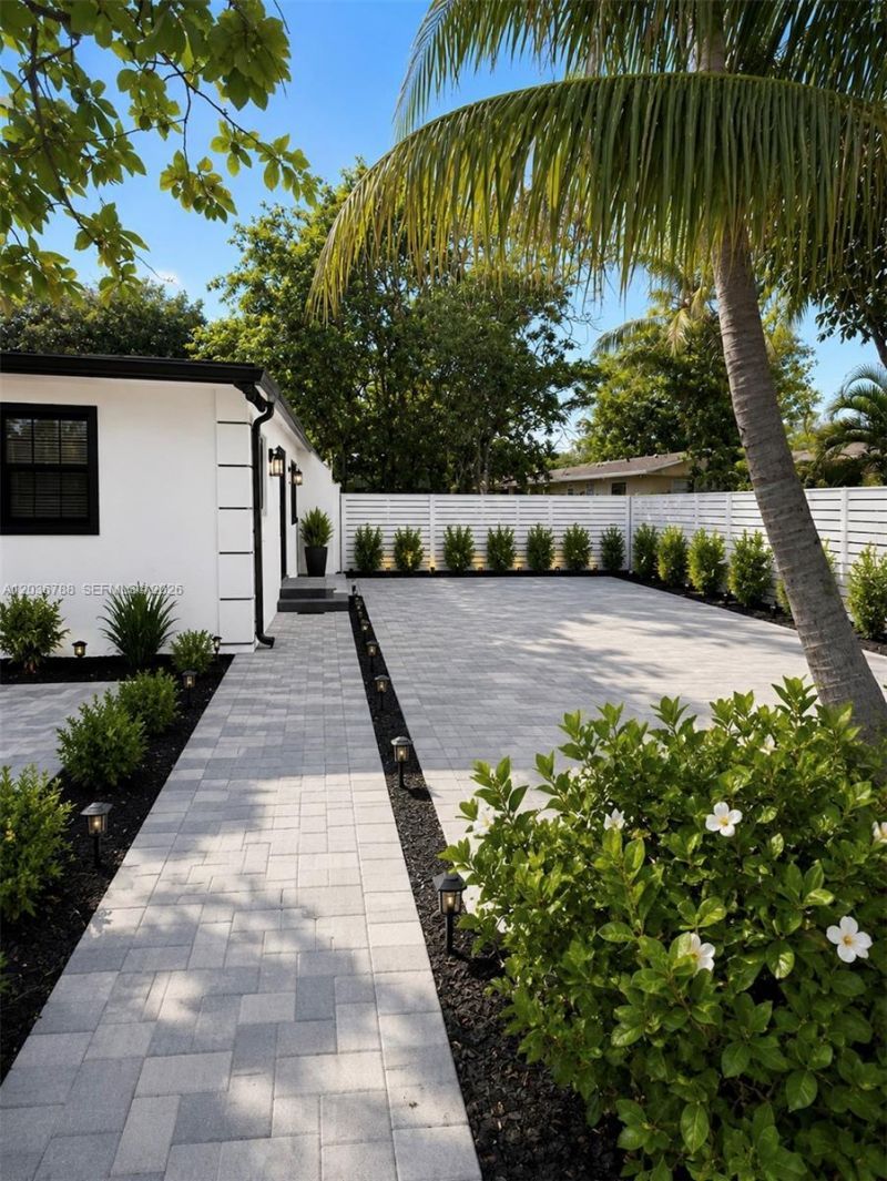 16500 NE 5th Ave, Miami, FL 33162 Photo
