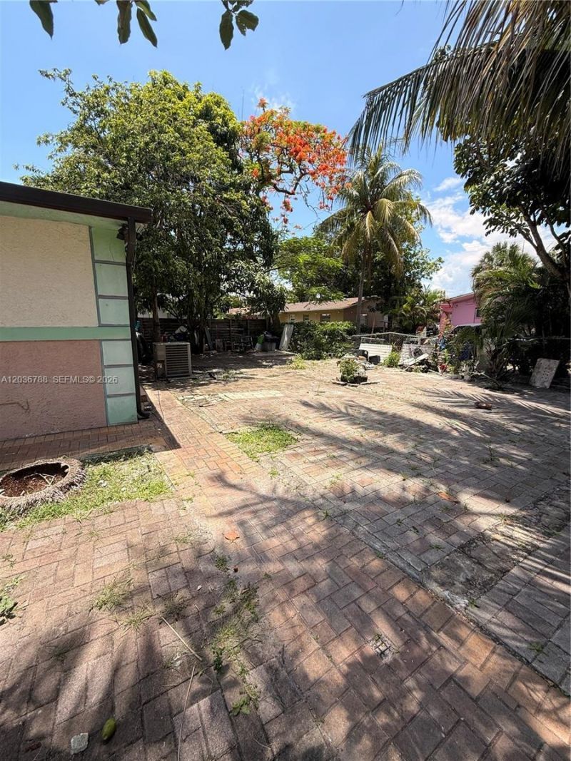 16500 NE 5th Ave, Miami, FL 33162 Photo