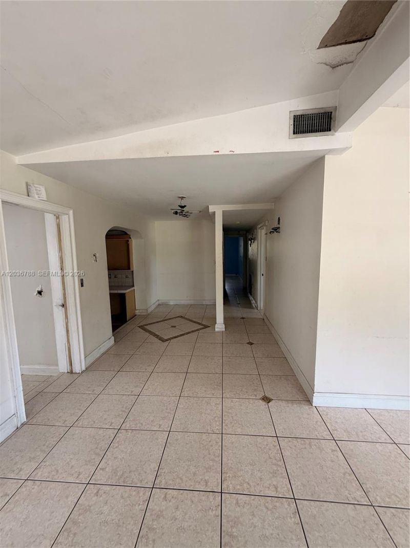 16500 NE 5th Ave, Miami, FL 33162 Photo
