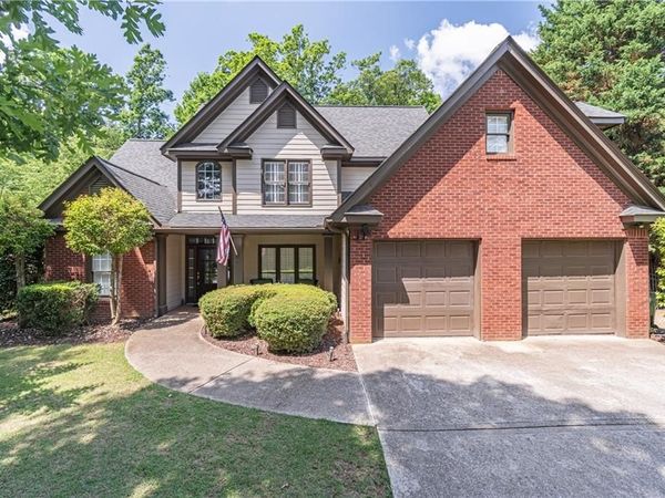 2649 Waters Edge Drive , Gainesville, GA 30504
