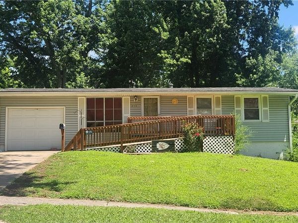 313 N Geronimo Drive, Independence, MO 64056