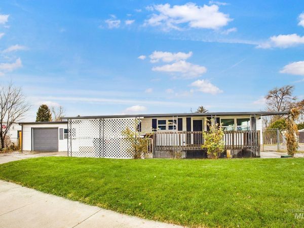 69 S Rose Circle, Meridian, ID 83642