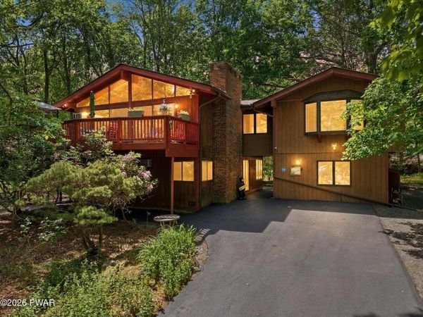 106 Lincoln Drive , Lords Valley, PA 18428