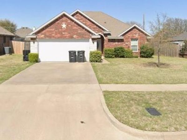 1722 Shawnee, Cleburne, TX 76033
