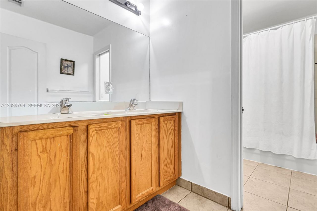 945 NW 206th St, Miami Gardens, FL 33169 Photo