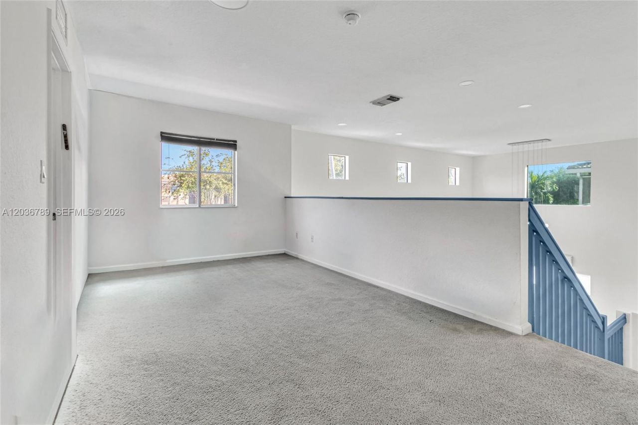 945 NW 206th St, Miami Gardens, FL 33169 Photo
