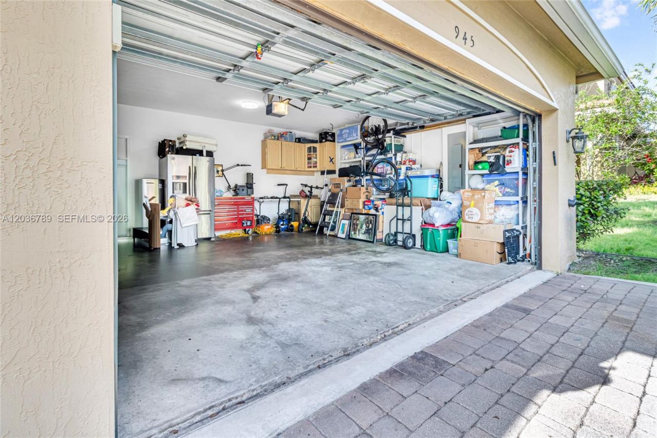 945 NW 206th St, Miami Gardens, FL 33169 Photo