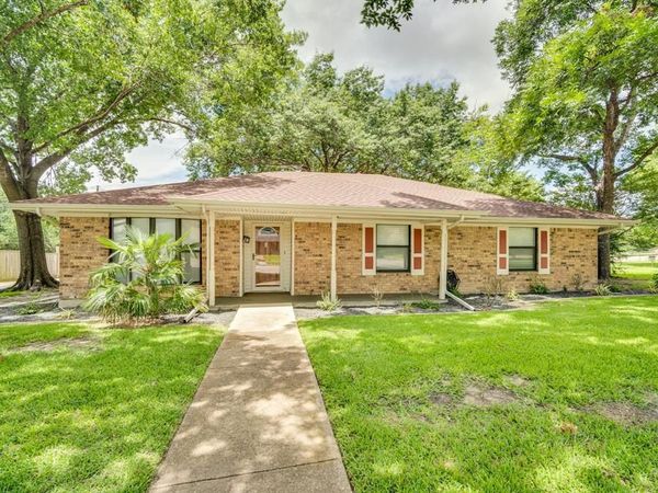 1710 Williamsburg Circle, Ennis, TX 75119