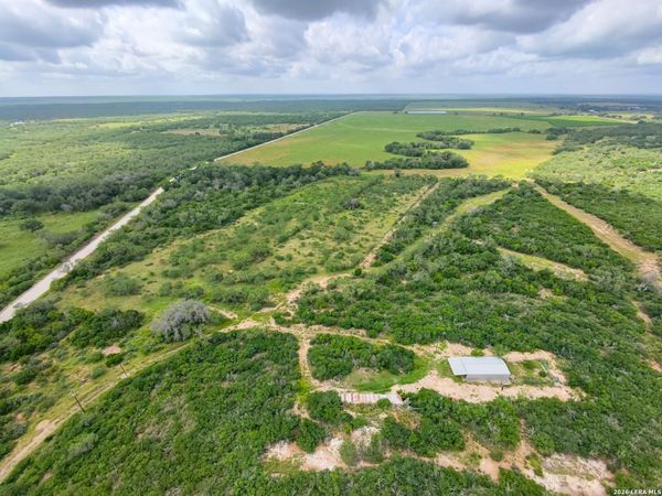 8711 County Road 1301, Moore, TX 78057