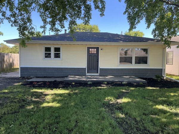 510 W Austin Street , Tolono, IL 61880